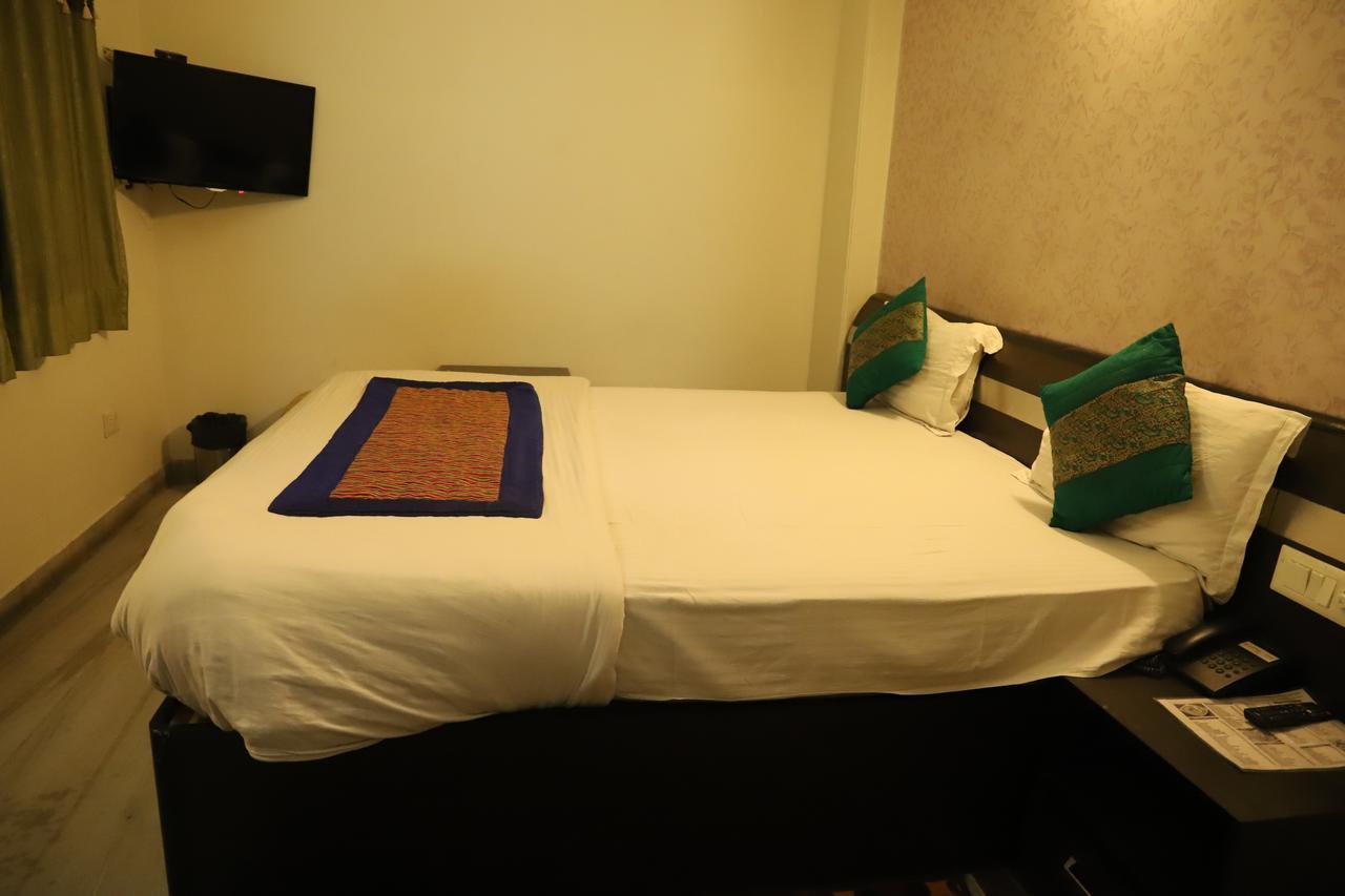 Airport Hotel Aerocity Inn New Delhi Exterior photo