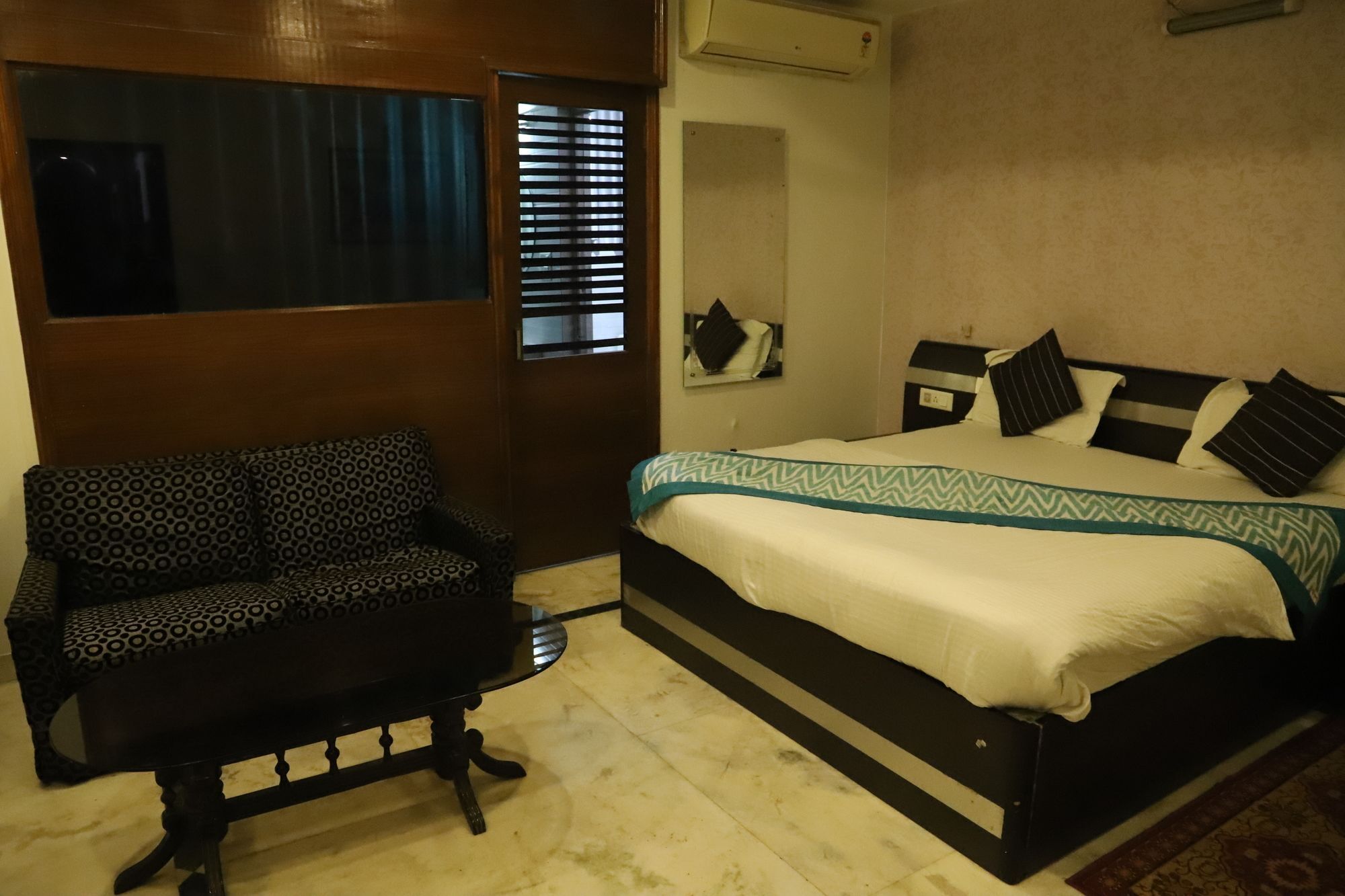 Airport Hotel Aerocity Inn New Delhi Exterior photo